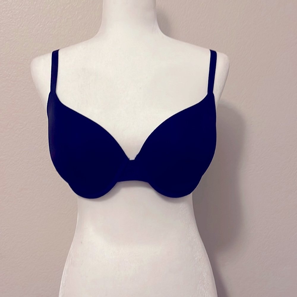 Victoria’s Secret T-shirt bra